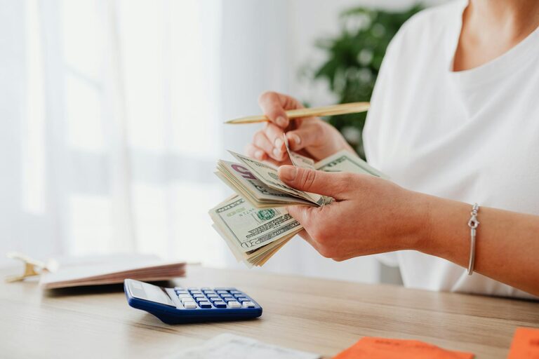 Simple Budget Habits for Everyday Life to Boost Your Savings